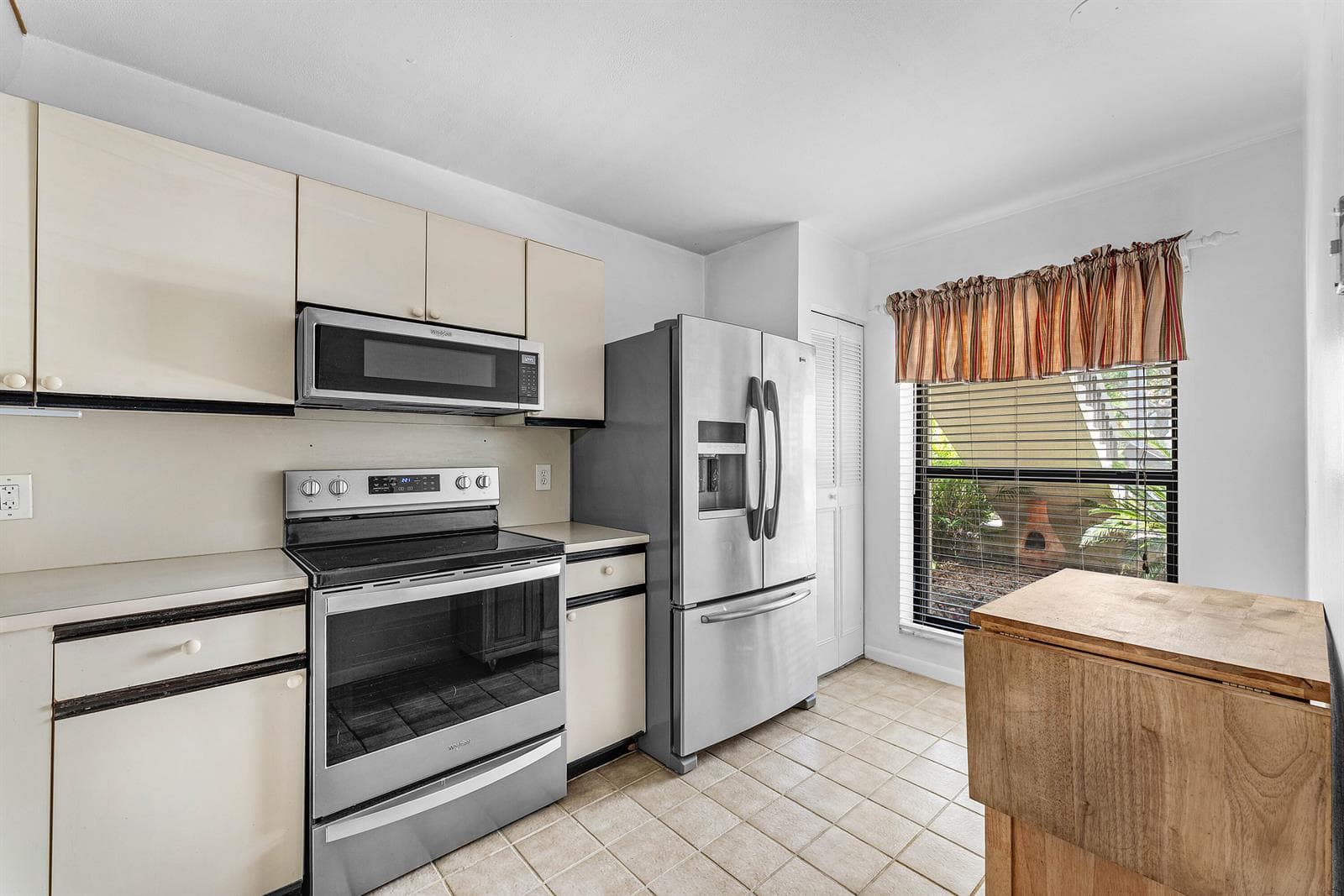 3349 Lucerne Park Drive, FL 33467 photo 3