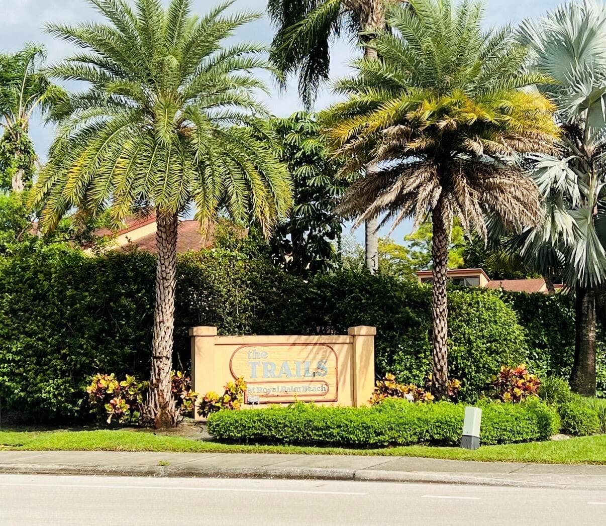 206 Lakeview Drive E, Royal Palm Beach, FL 33411