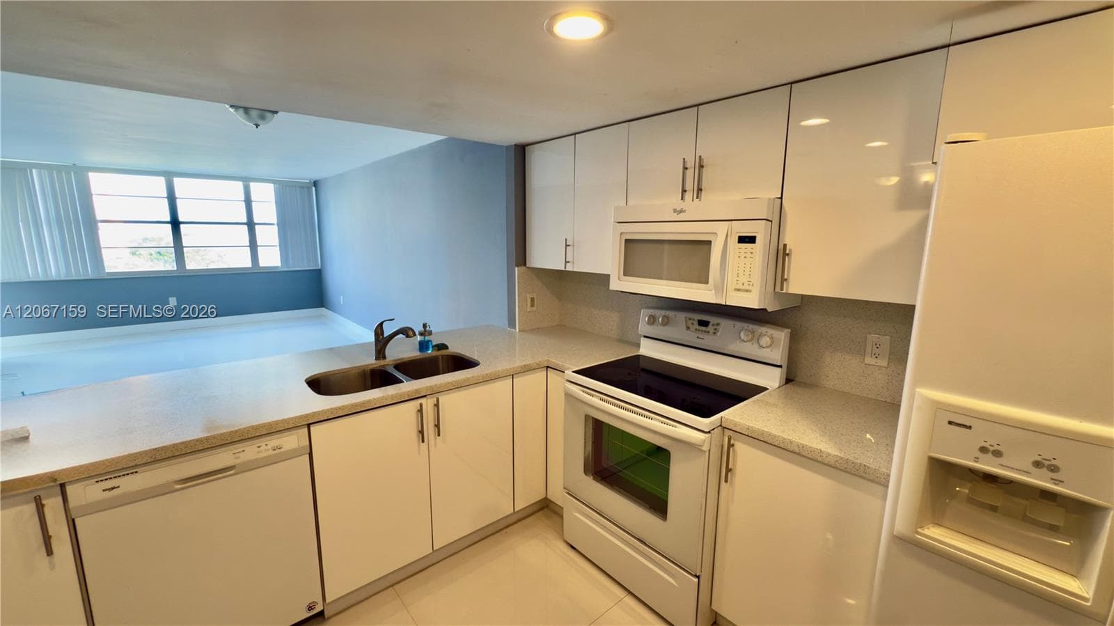 1351 NE Miami Gardens Dr # 422E, Miami, FL 33179 photo 4