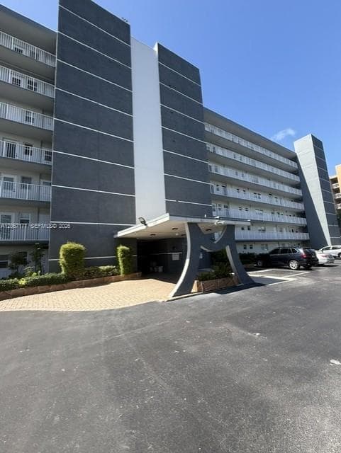 619 NE 14th Ave # 403, Hallandale Beach, FL 33009 photo 3