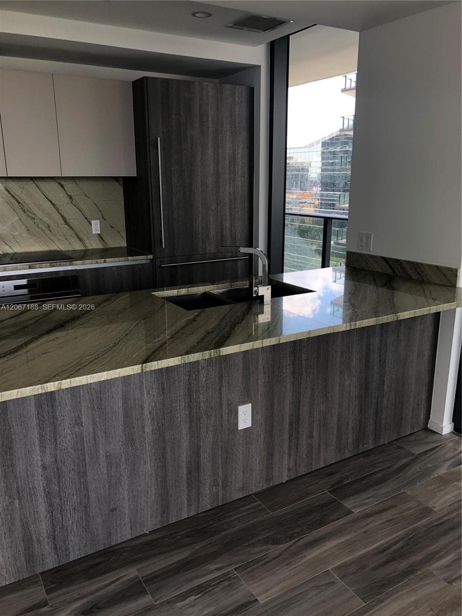801 S Miami Ave # 1705, Miami, FL 33131 photo 4