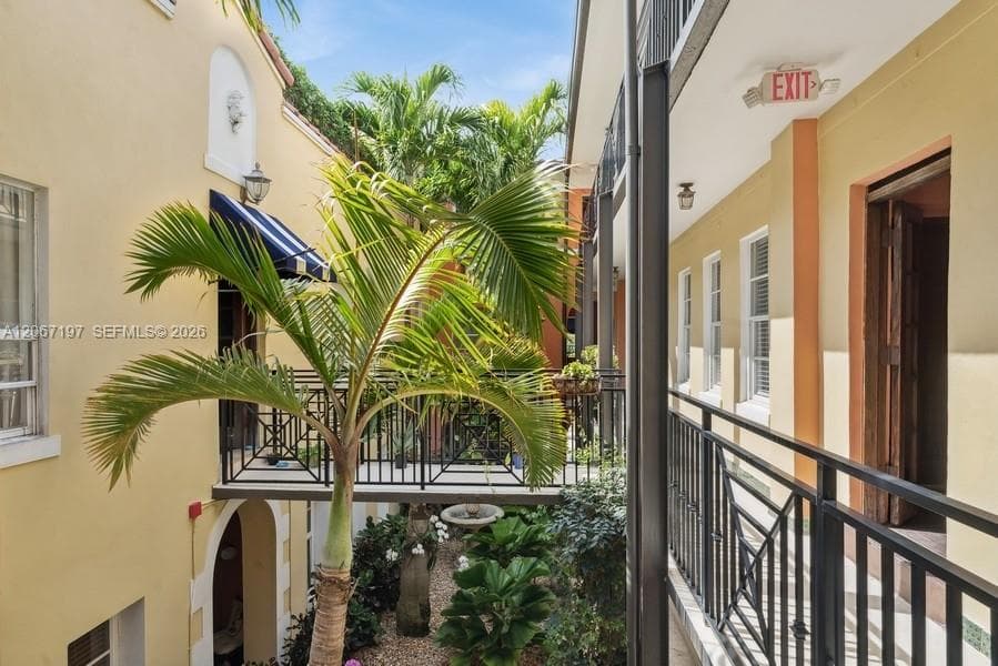 4812 Pine Tree Dr # 206, Miami Beach, FL 33140 photo 3
