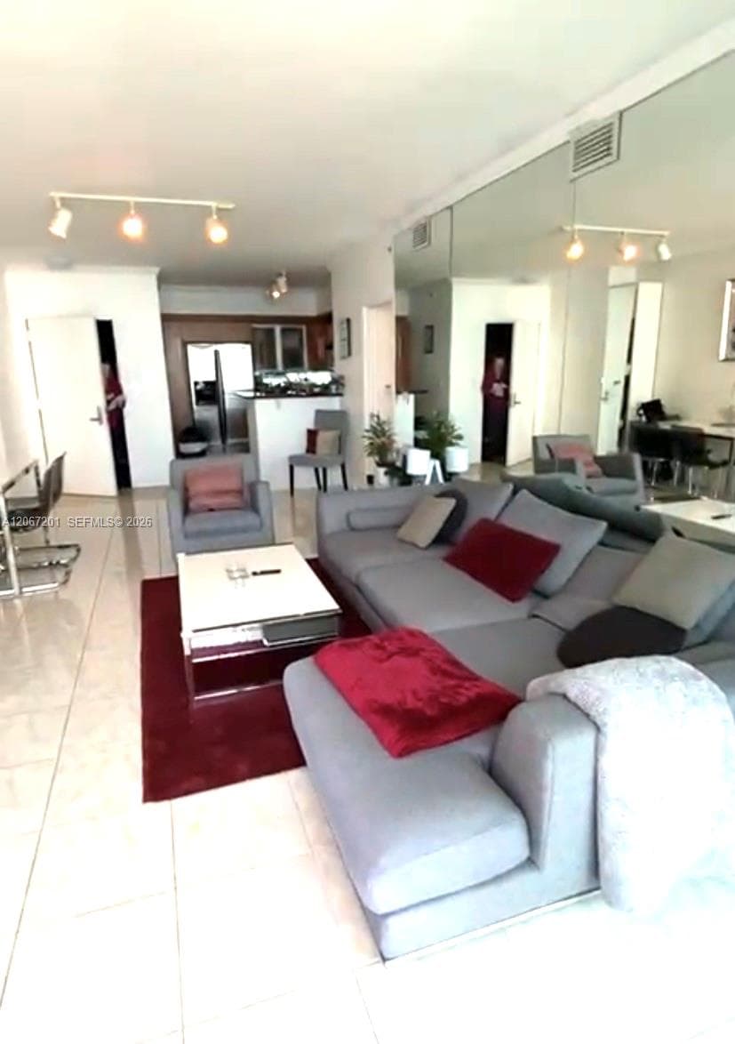 325 S Biscayne Blvd # 4214, Miami, FL 33131 photo 2