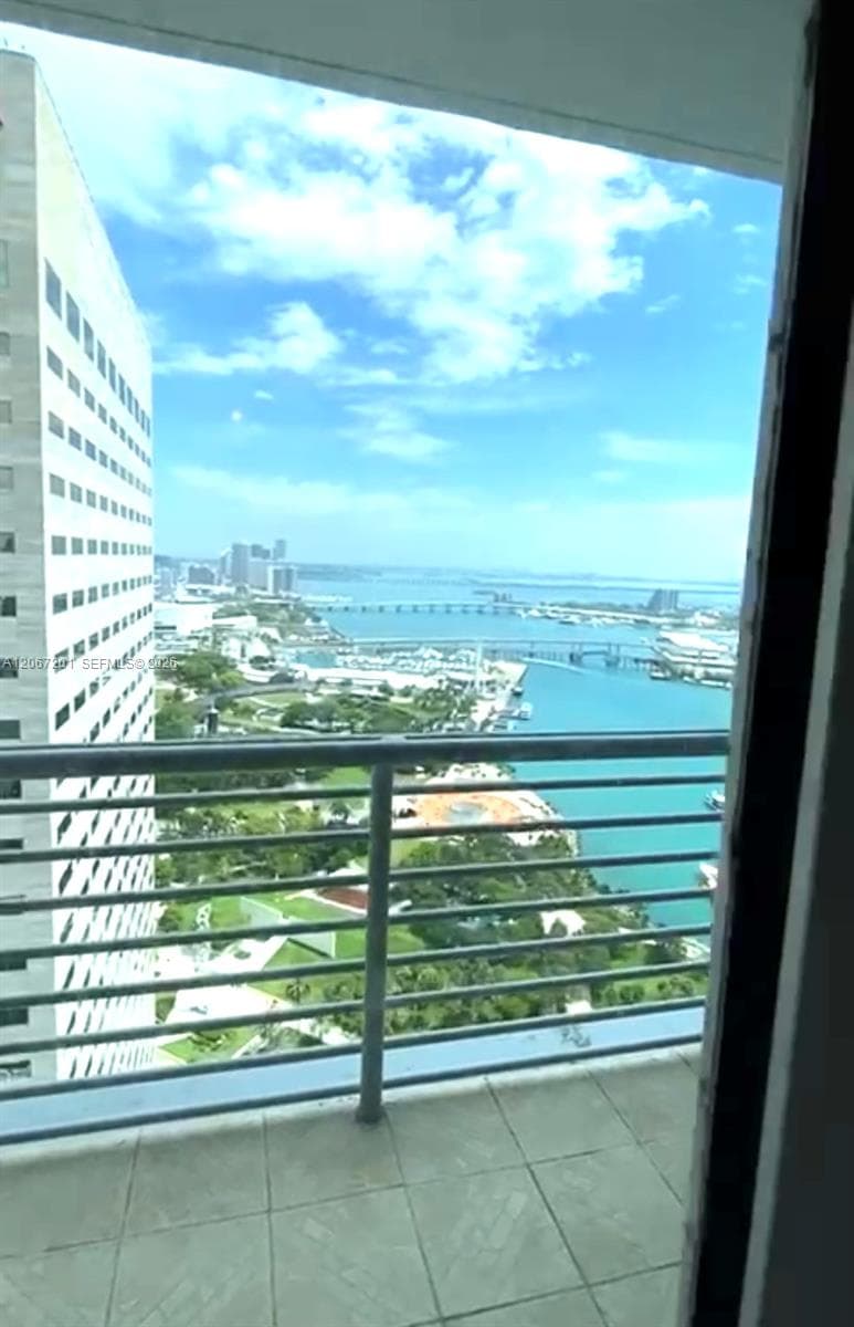 325 S Biscayne Blvd # 4214, Miami, FL 33131 photo 3