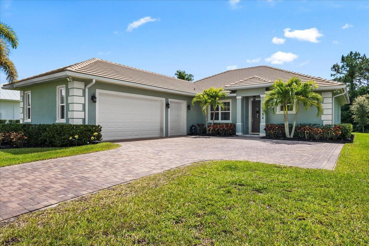 10352 SW FIDDLERS Way, Palm City, FL 34990