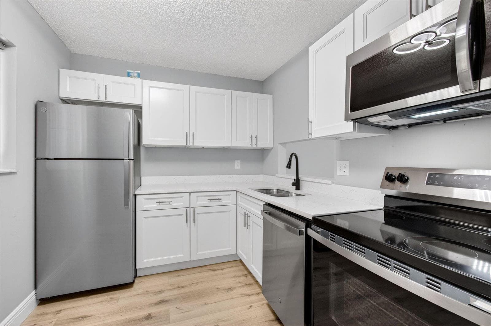 5340 Las Verdes Cr Las Verdes Circle # 109, Delray Beach, FL 33484 photo 2
