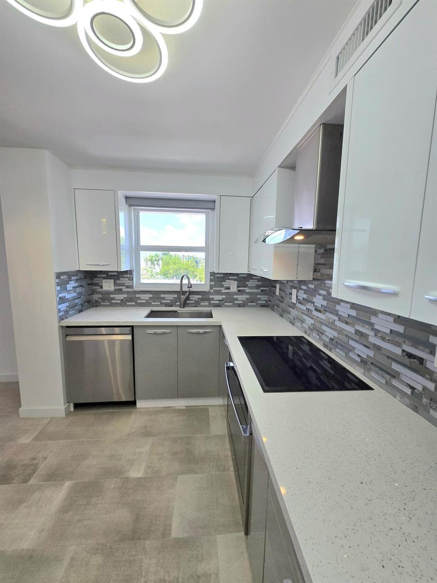 137 GOLDEN ISLES Drive # 414, Hallandale Beach, FL 33009 photo 3