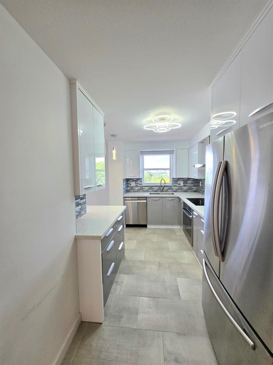 137 GOLDEN ISLES Drive # 414, Hallandale Beach, FL 33009 photo 5
