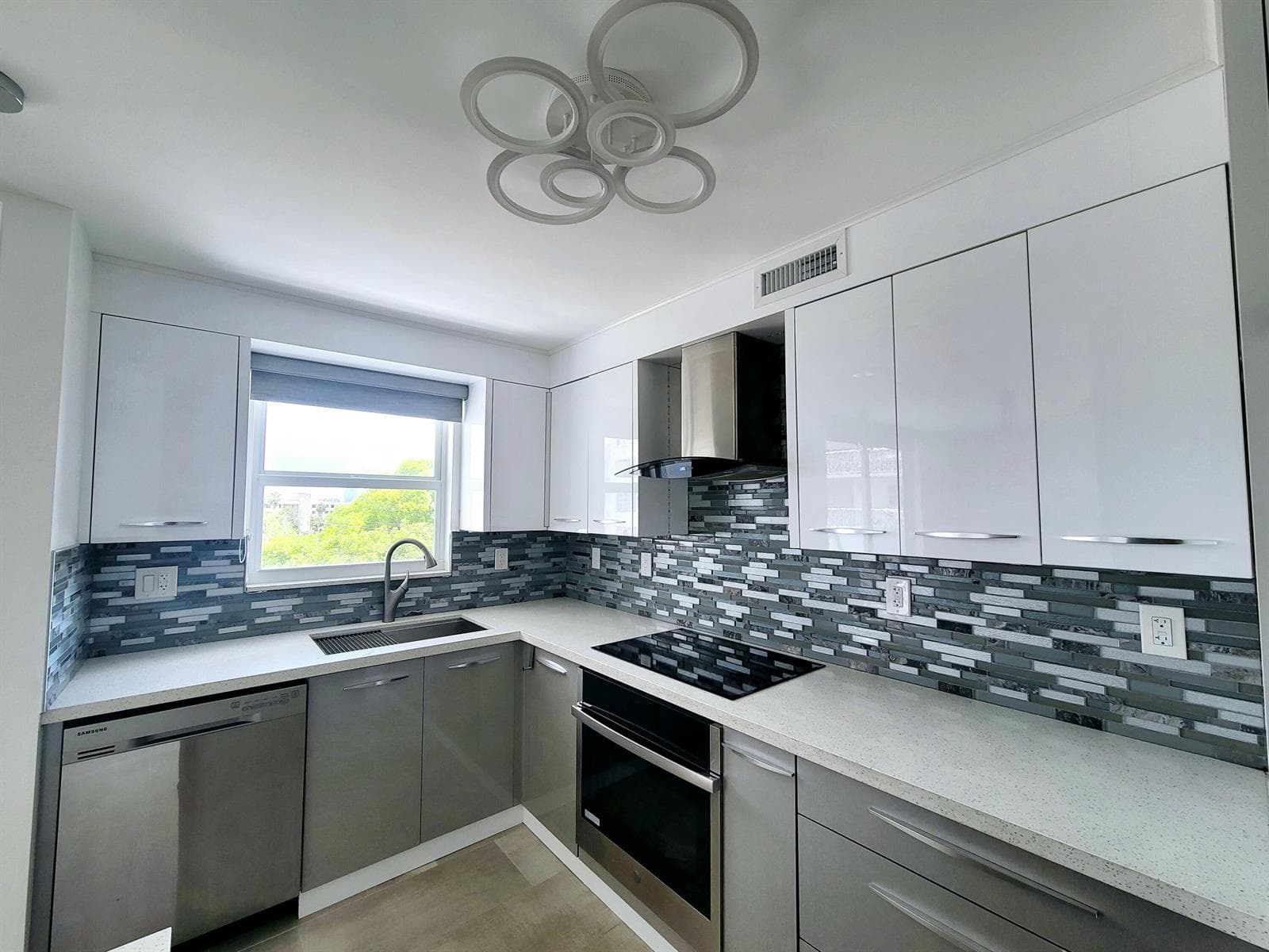 137 GOLDEN ISLES Drive # 414, Hallandale Beach, FL 33009 photo 4