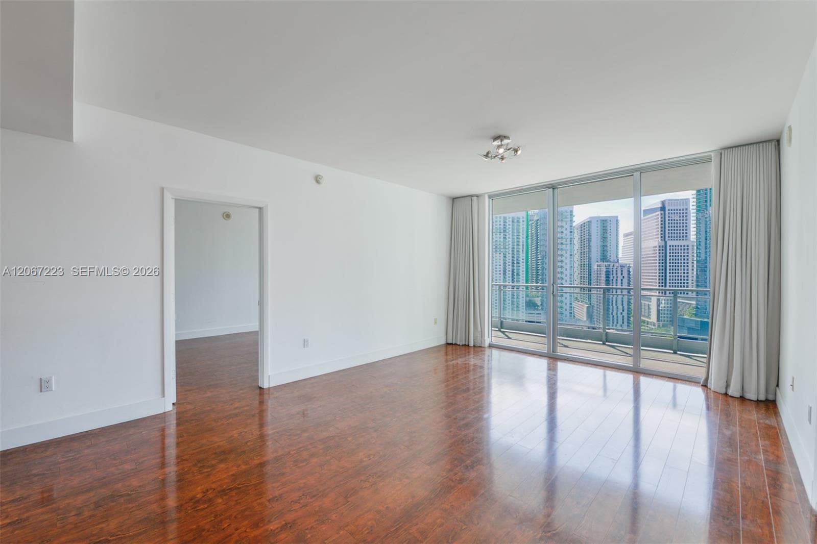 90 SW 3rd St # 2501, Miami, FL 33130 photo 2