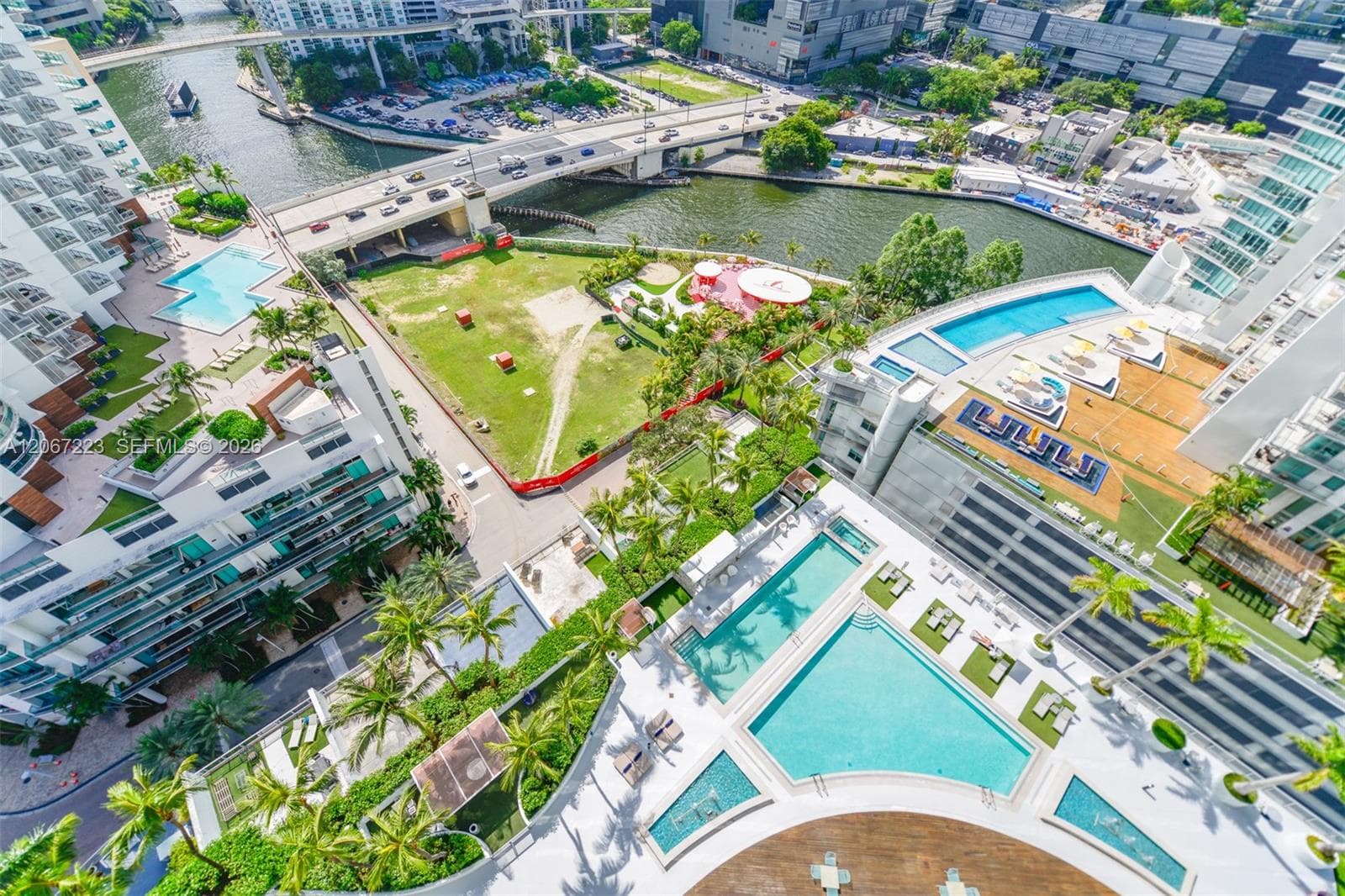 90 SW 3rd St # 2501, Miami, FL 33130 photo 5