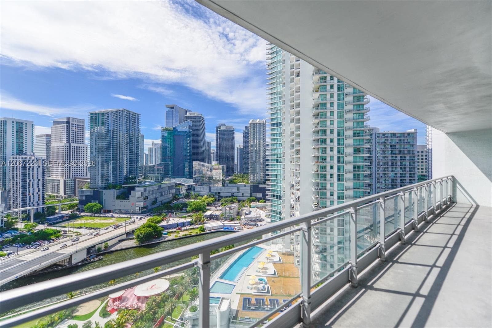 90 SW 3rd St # 2501, Miami, FL 33130 photo 4