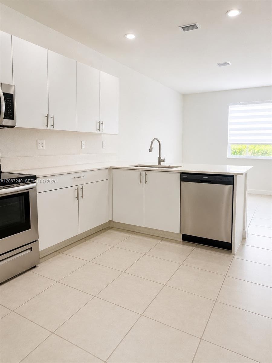 2639 SE 10th St # 2639, Homestead, FL 33035 photo 2