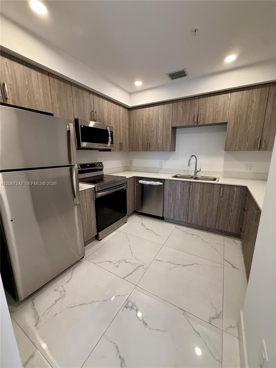 11150 NW 82nd St # 308, Doral, FL 33178 photo 4