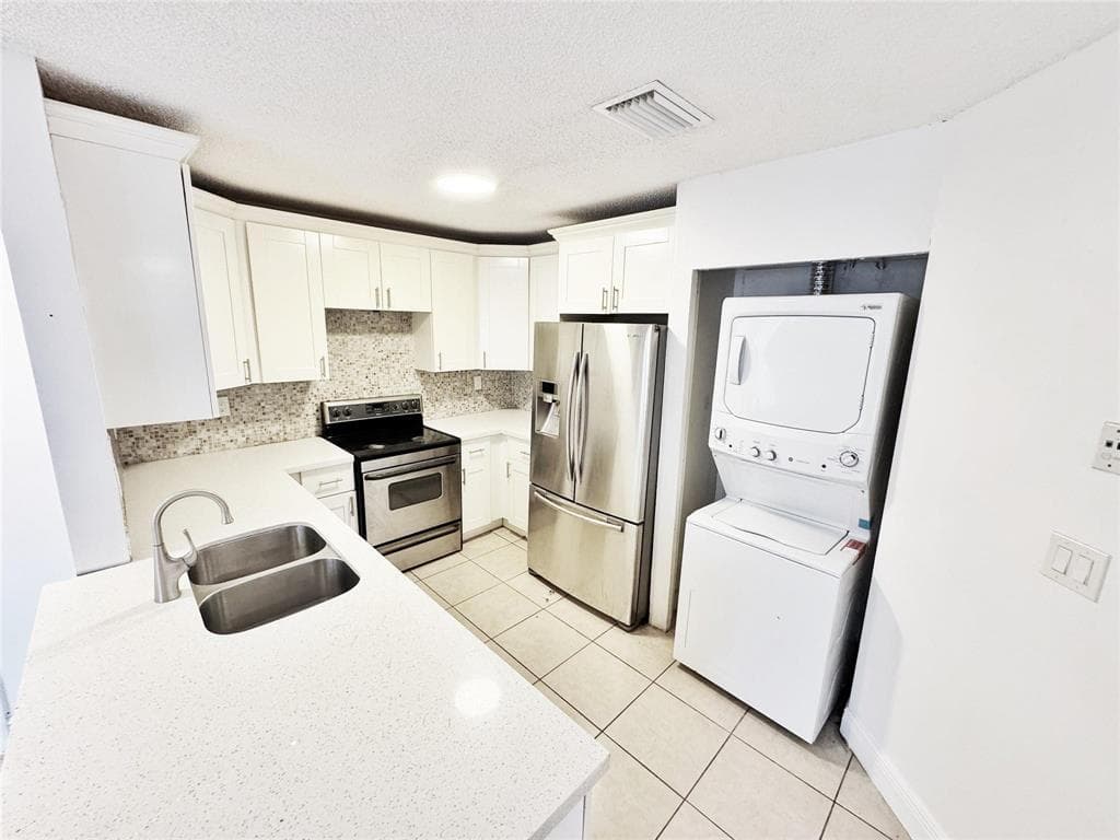 1136 NW 5TH Court, Fort Lauderdale, FL 33311 photo 5