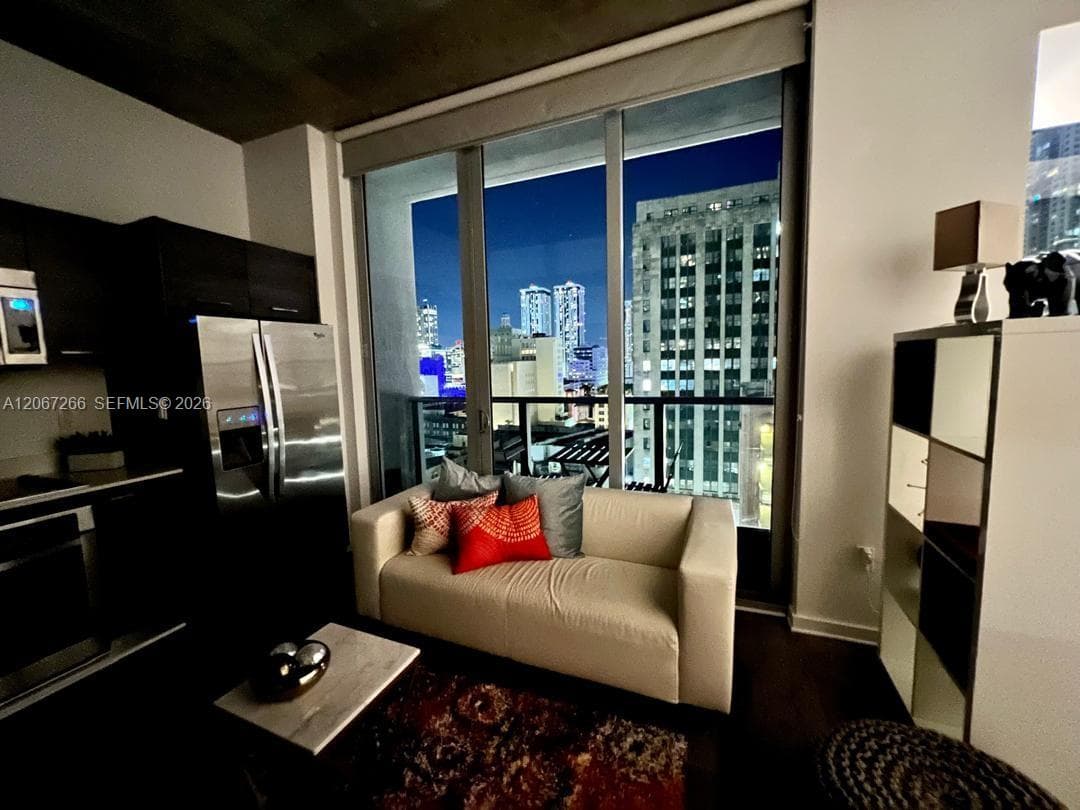 151 SE 1st St # 1206, Miami, FL 33131 photo 2