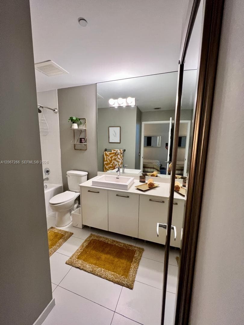151 SE 1st St # 1206, Miami, FL 33131 photo 4