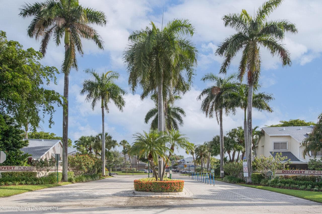 2047 DISCOVERY Circle E, Deerfield Beach, FL 33442 photo 3