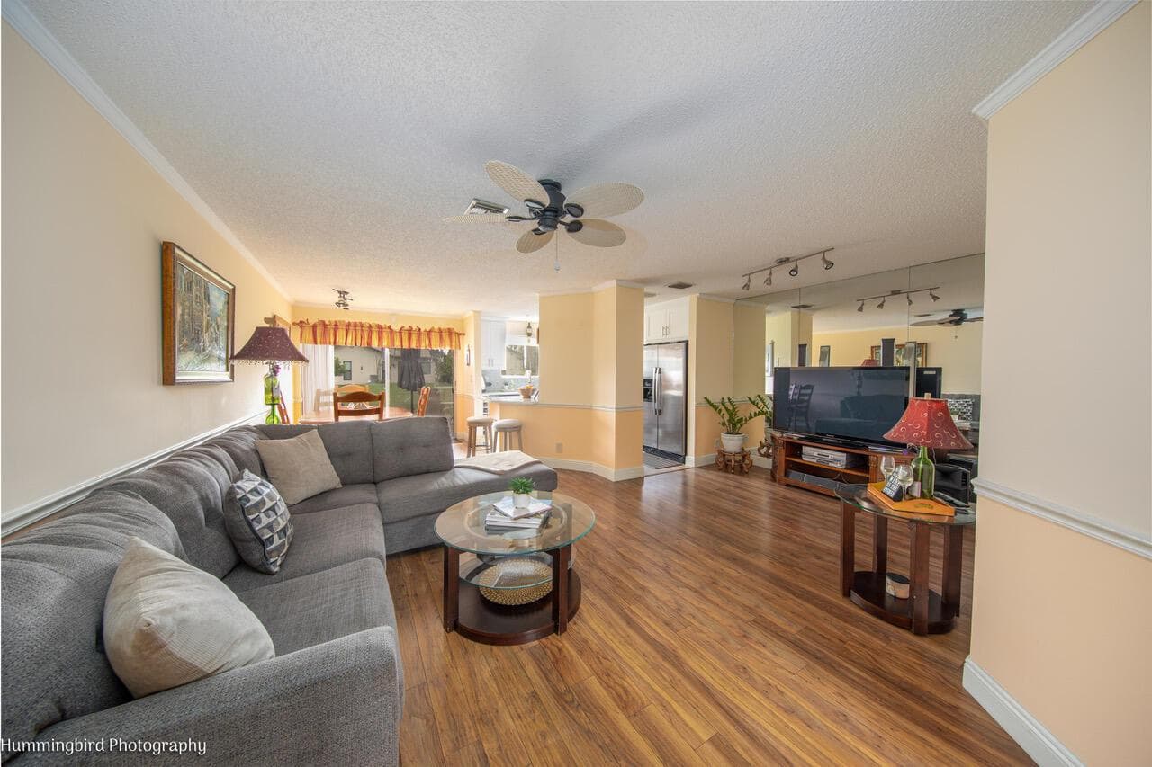 2047 DISCOVERY Circle E, Deerfield Beach, FL 33442 photo 4