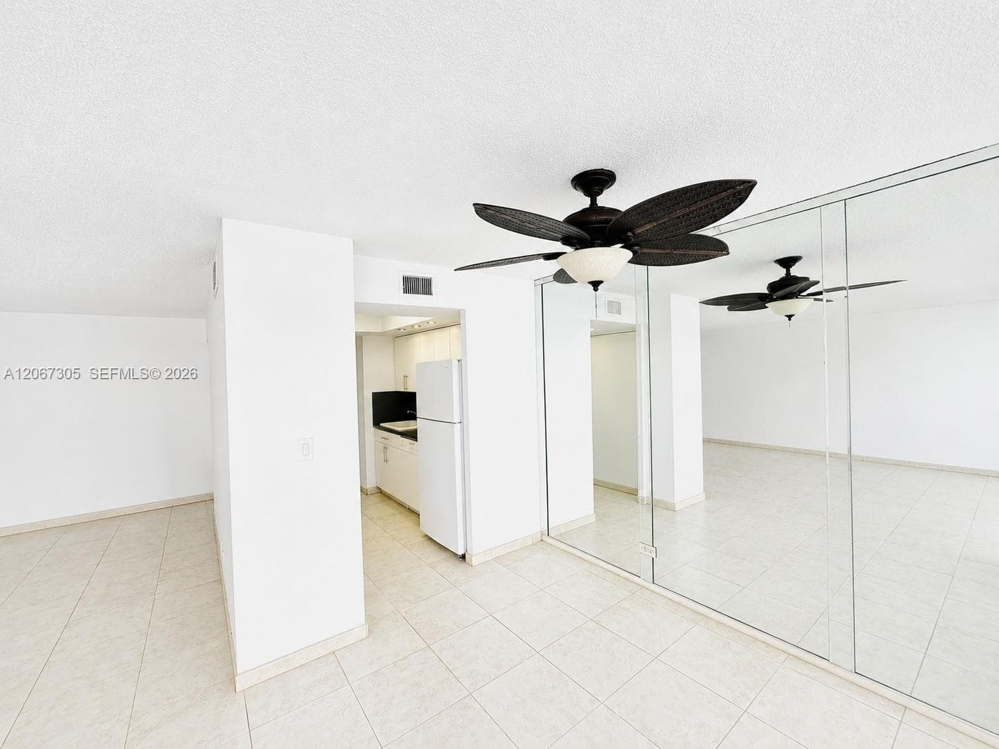 250 174th St # 115, Sunny Isles Beach, FL 33160 photo 2