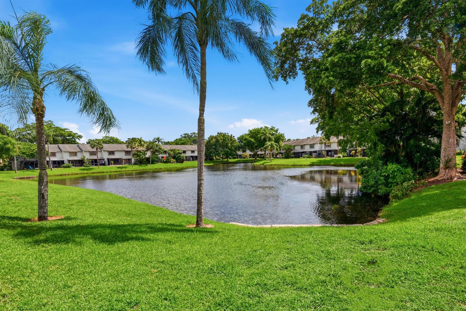 3435 CARAMBOLA Circle S # 2462, Coconut Creek, FL 33066 photo 5