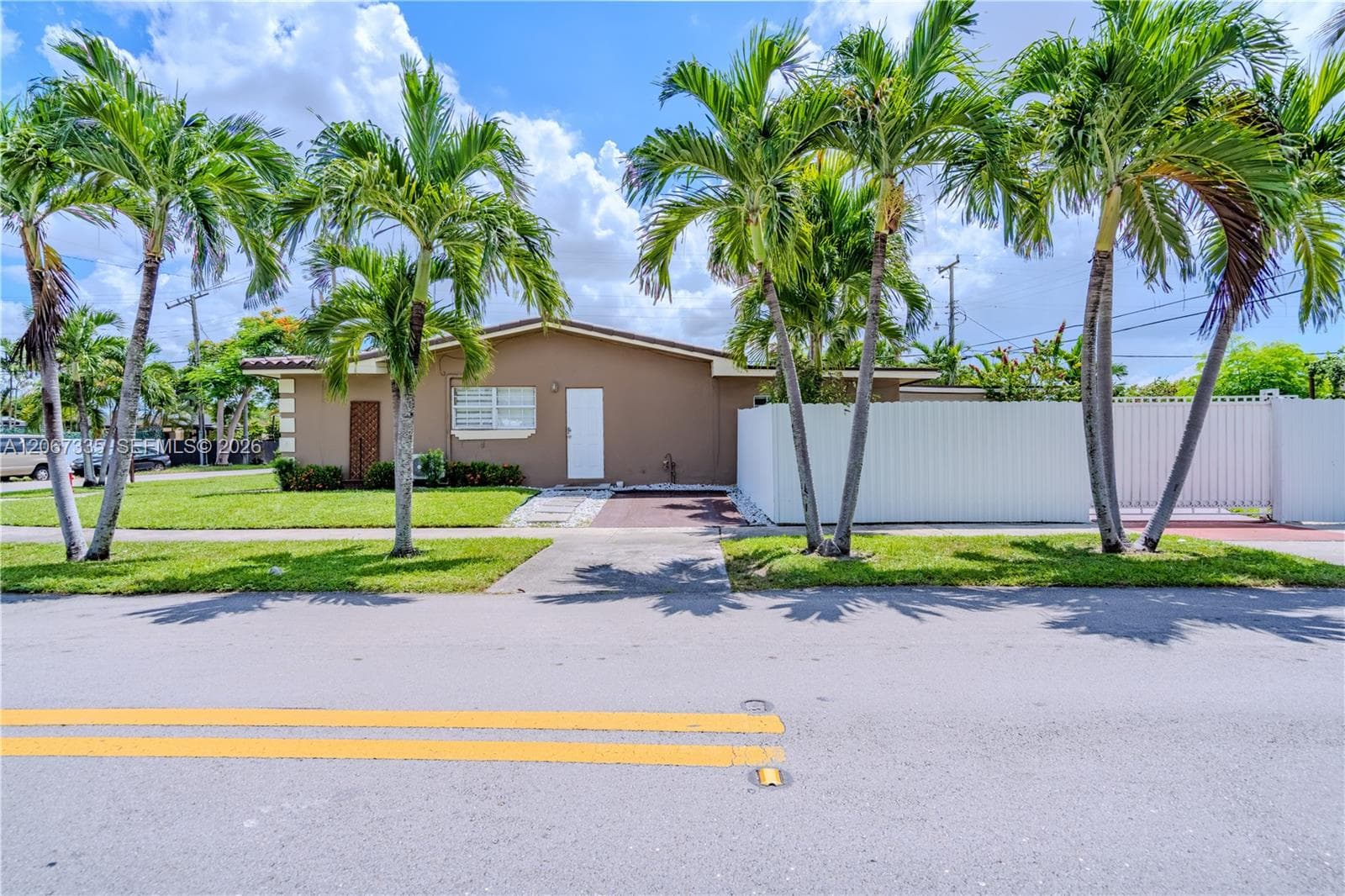 990 W 56th St, Hialeah, FL 33012 photo 2