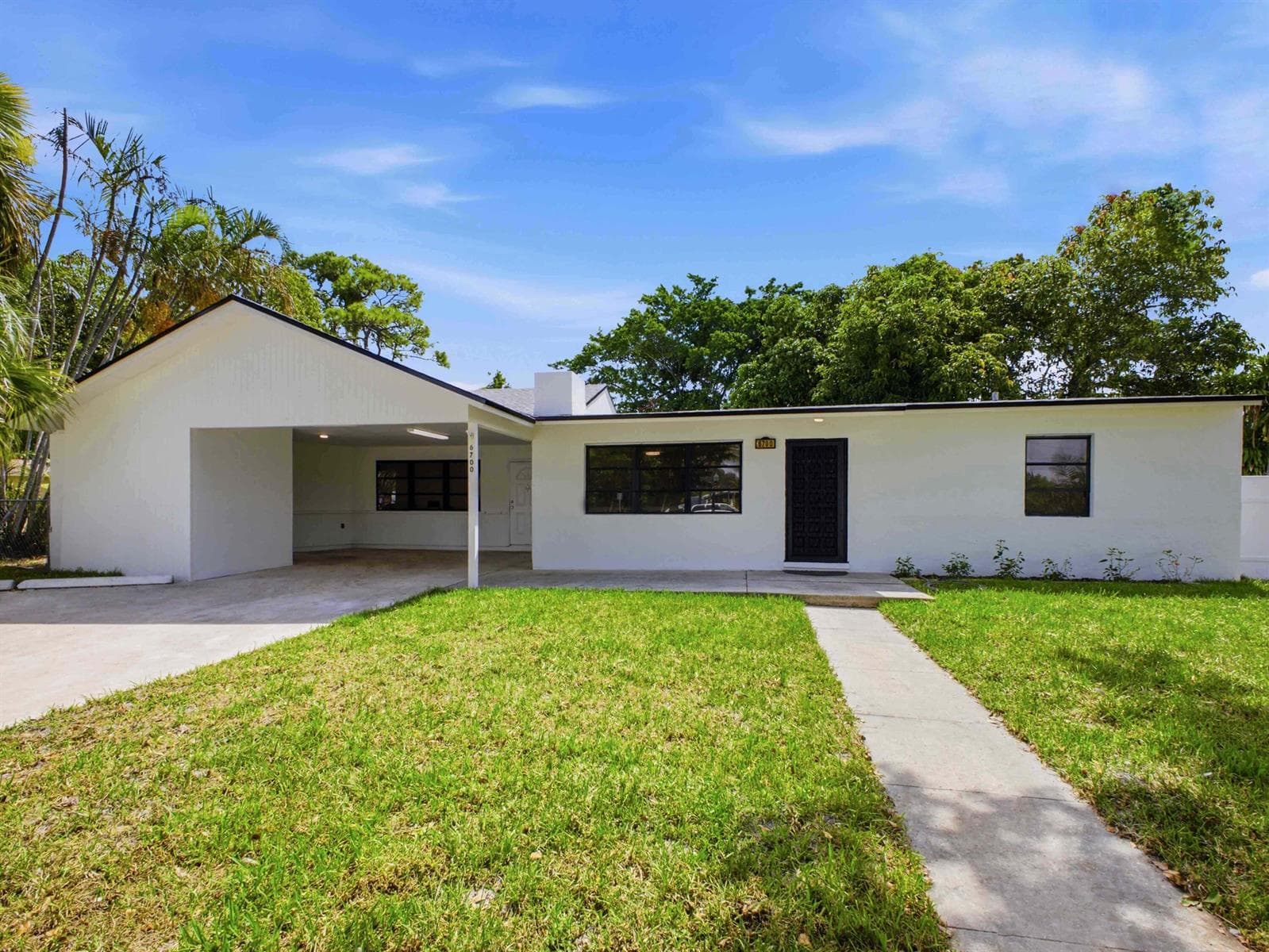 6700 Forest Court, West Palm Beach, FL 33405 photo 2
