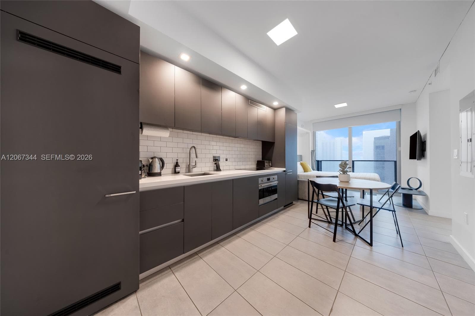 227 NE 2nd St # 3107, Miami, FL 33132 photo 2