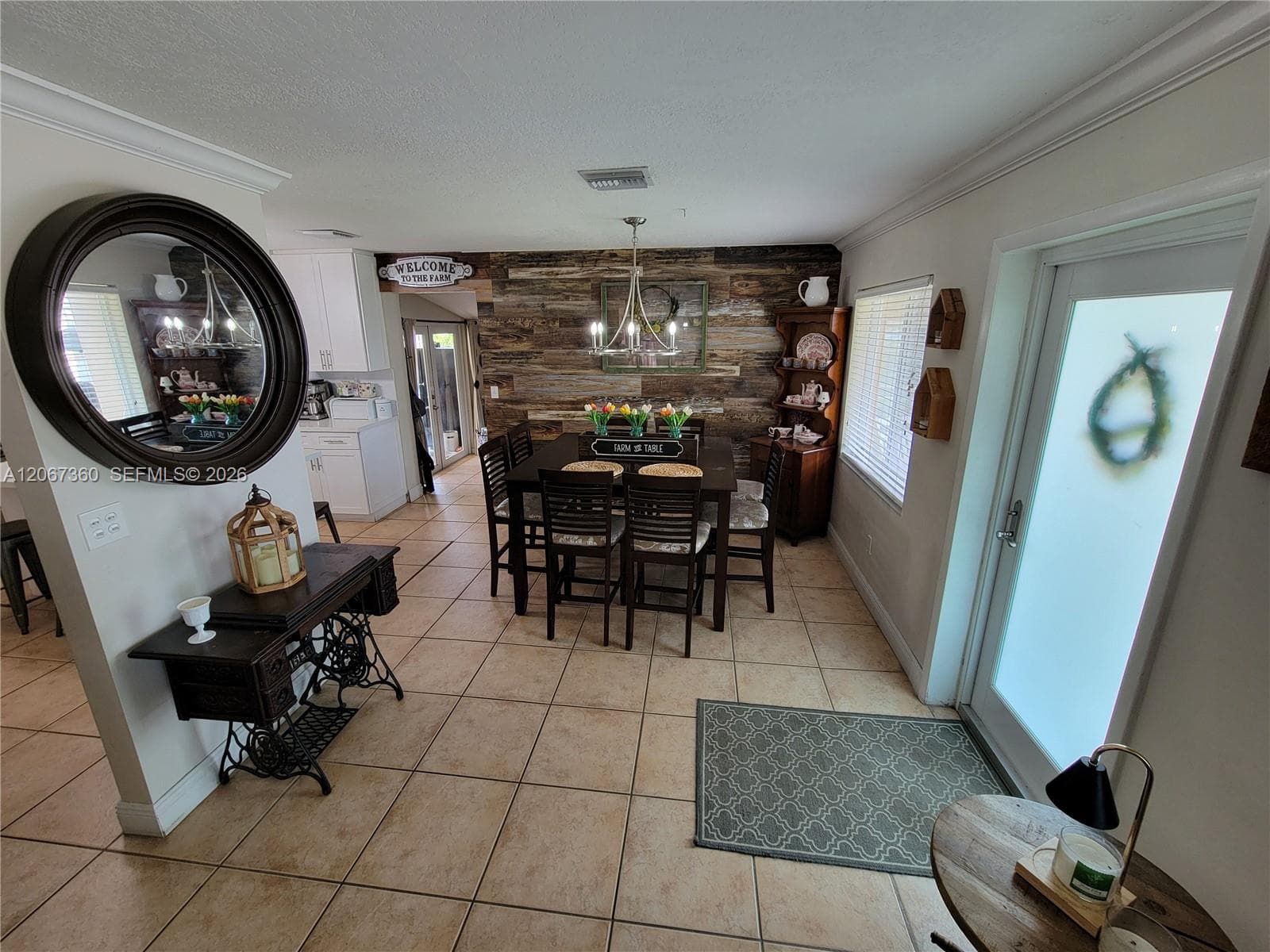 1316 W 61st Pl, Hialeah, FL 33012 photo 2