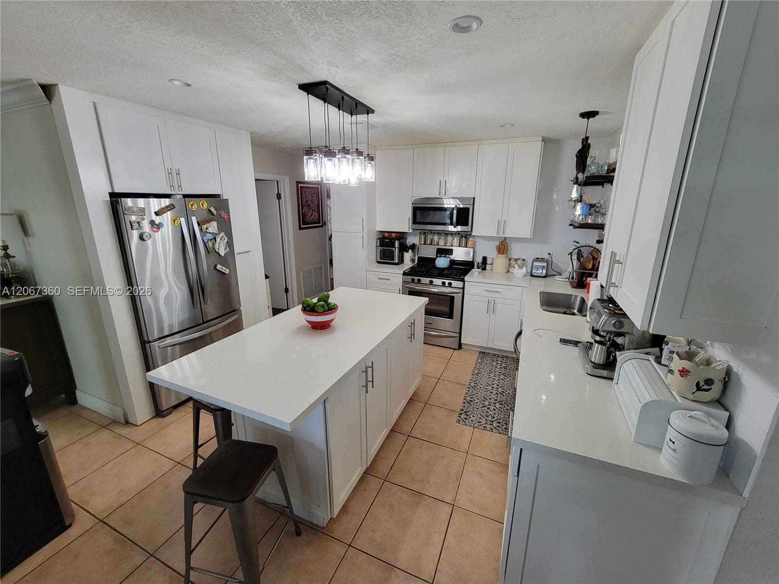 1316 W 61st Pl, Hialeah, FL 33012 photo 3