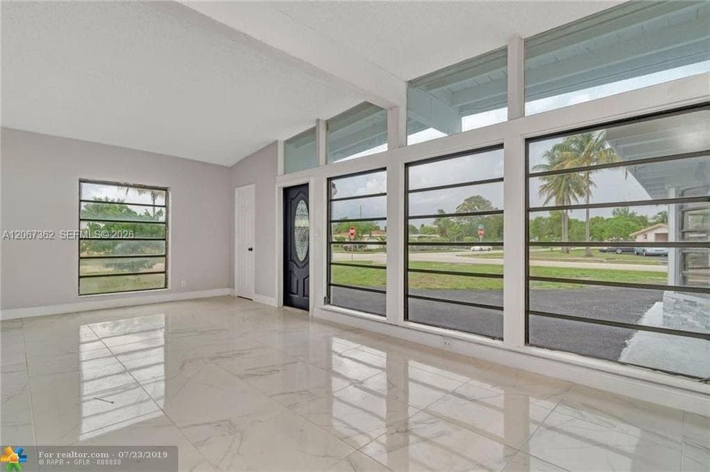 486 W Evanston Cir, Fort Lauderdale, FL 33312 photo 4