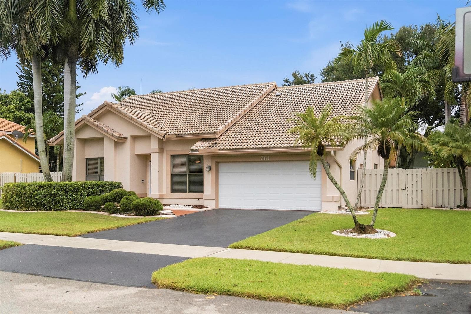 761 Greenbriar Avenue, Davie, FL 33325 photo 2