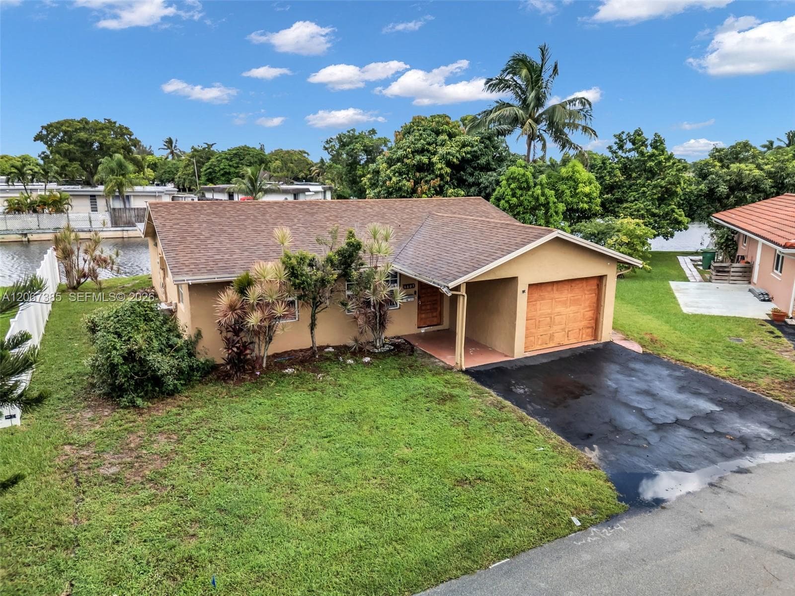 6605 NW 77th St, Tamarac, FL 33321 photo 2