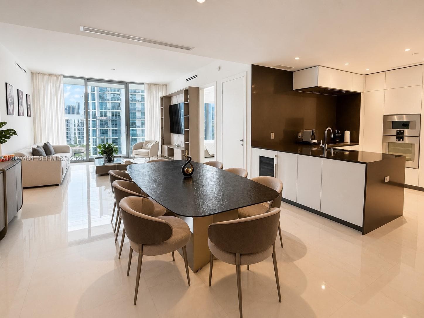 300 Biscayne Boulevard Way # 2609W, Miami, FL 33131 photo 4