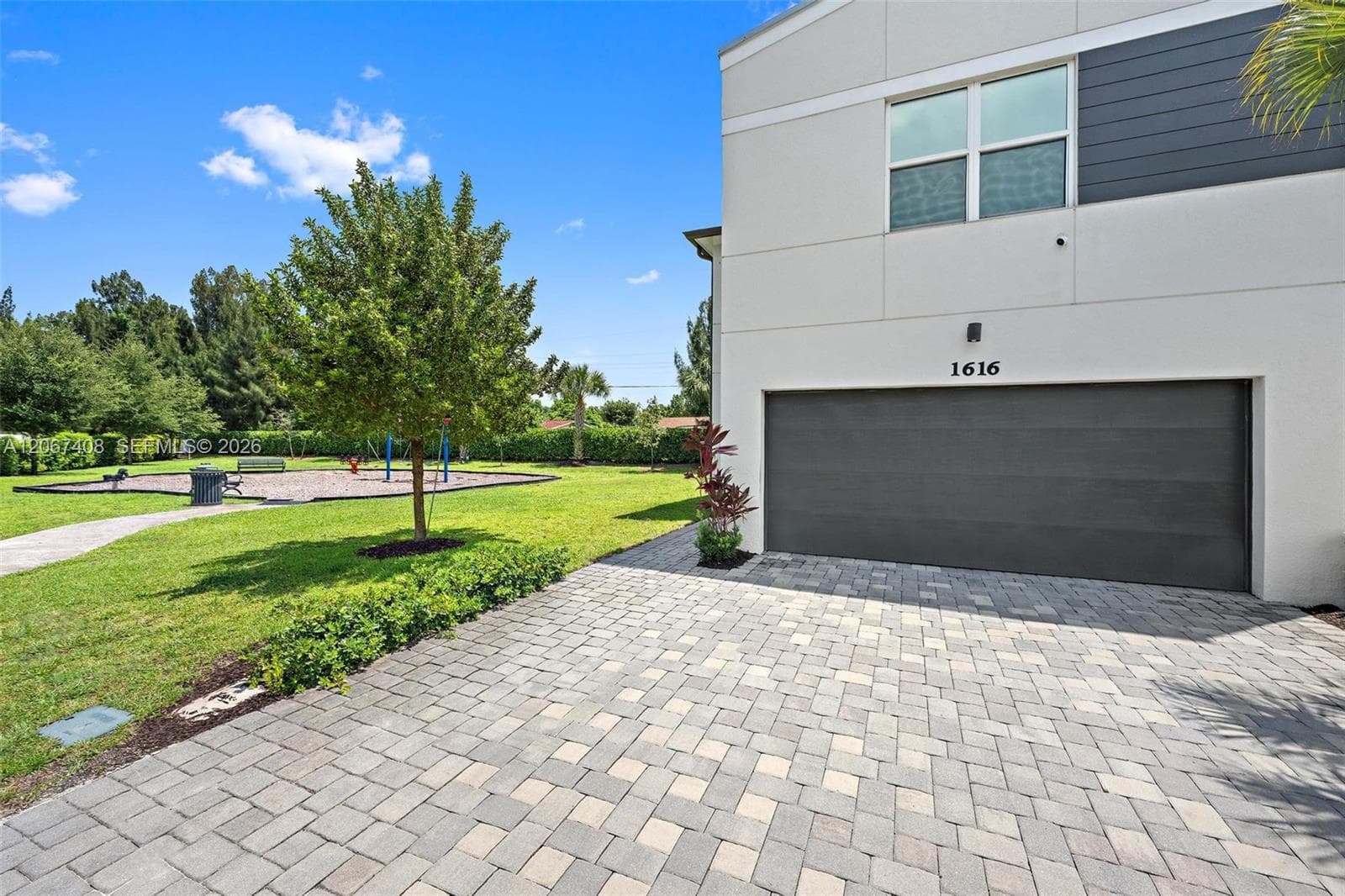 1616 Lindley St, Mangonia Park, FL 33407 photo 2