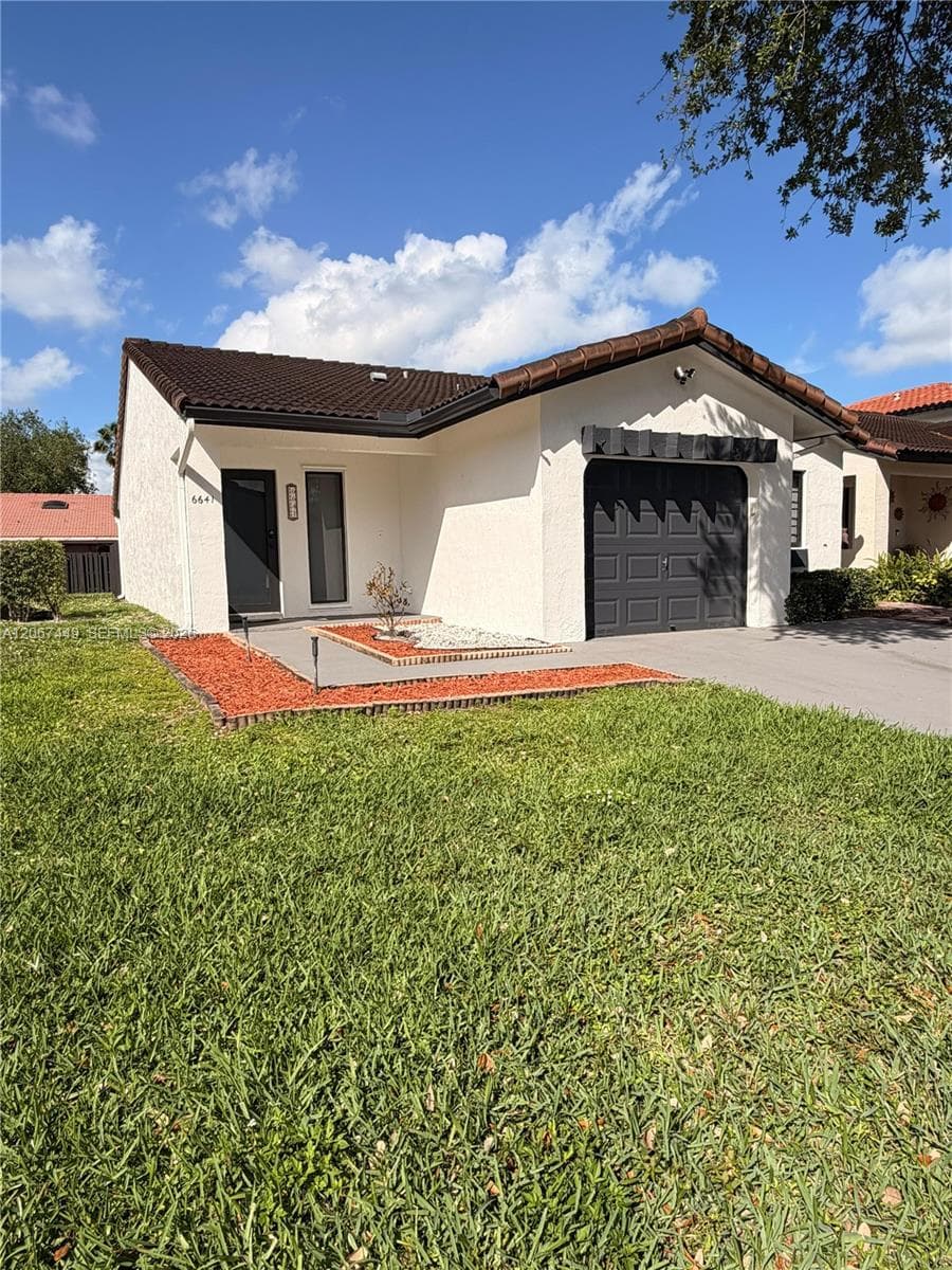 6641 NW 174th Ter, Hialeah, FL 33015 photo 2