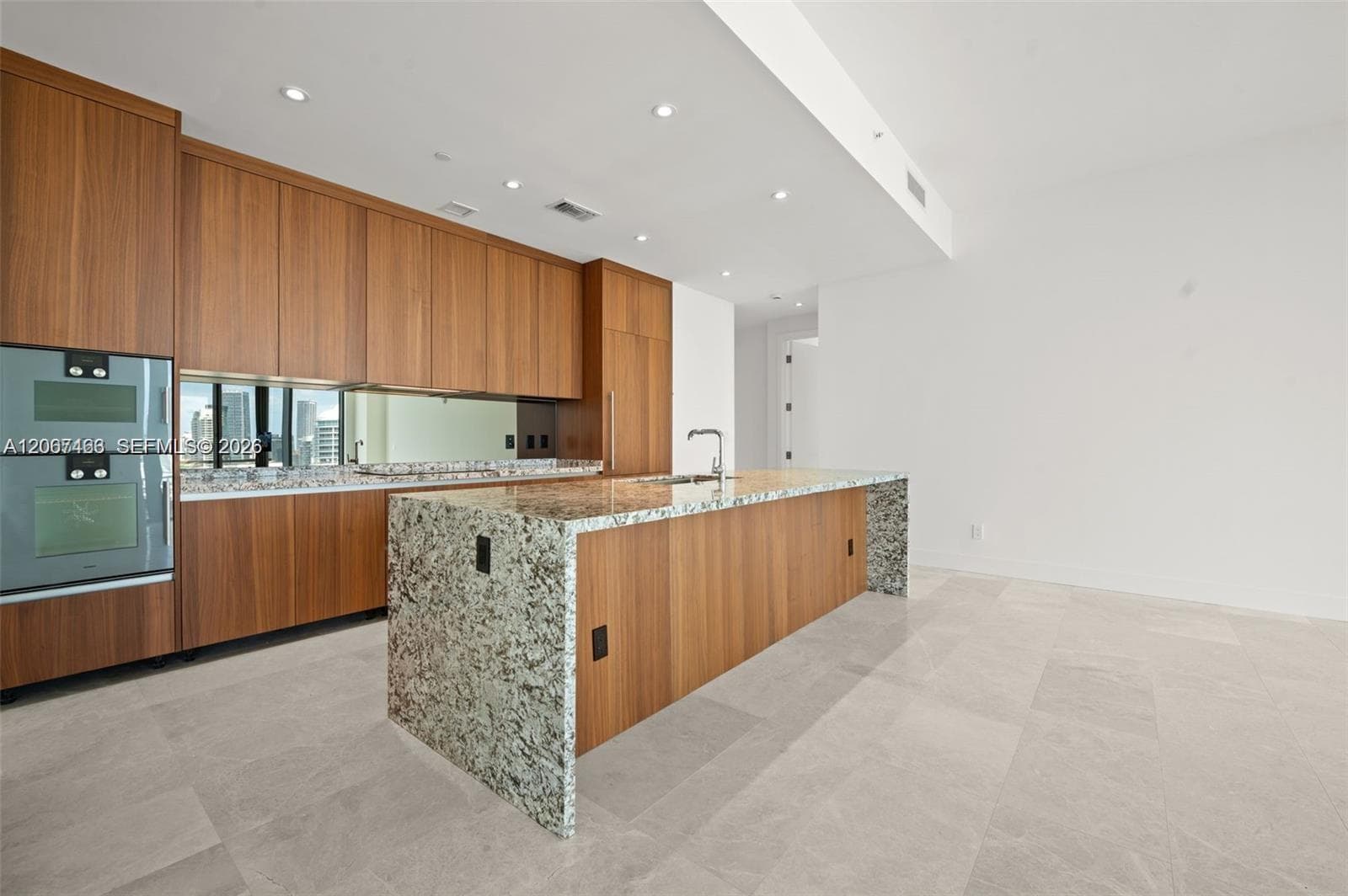175 SE 25 RD # 2604, Miami, FL 33129