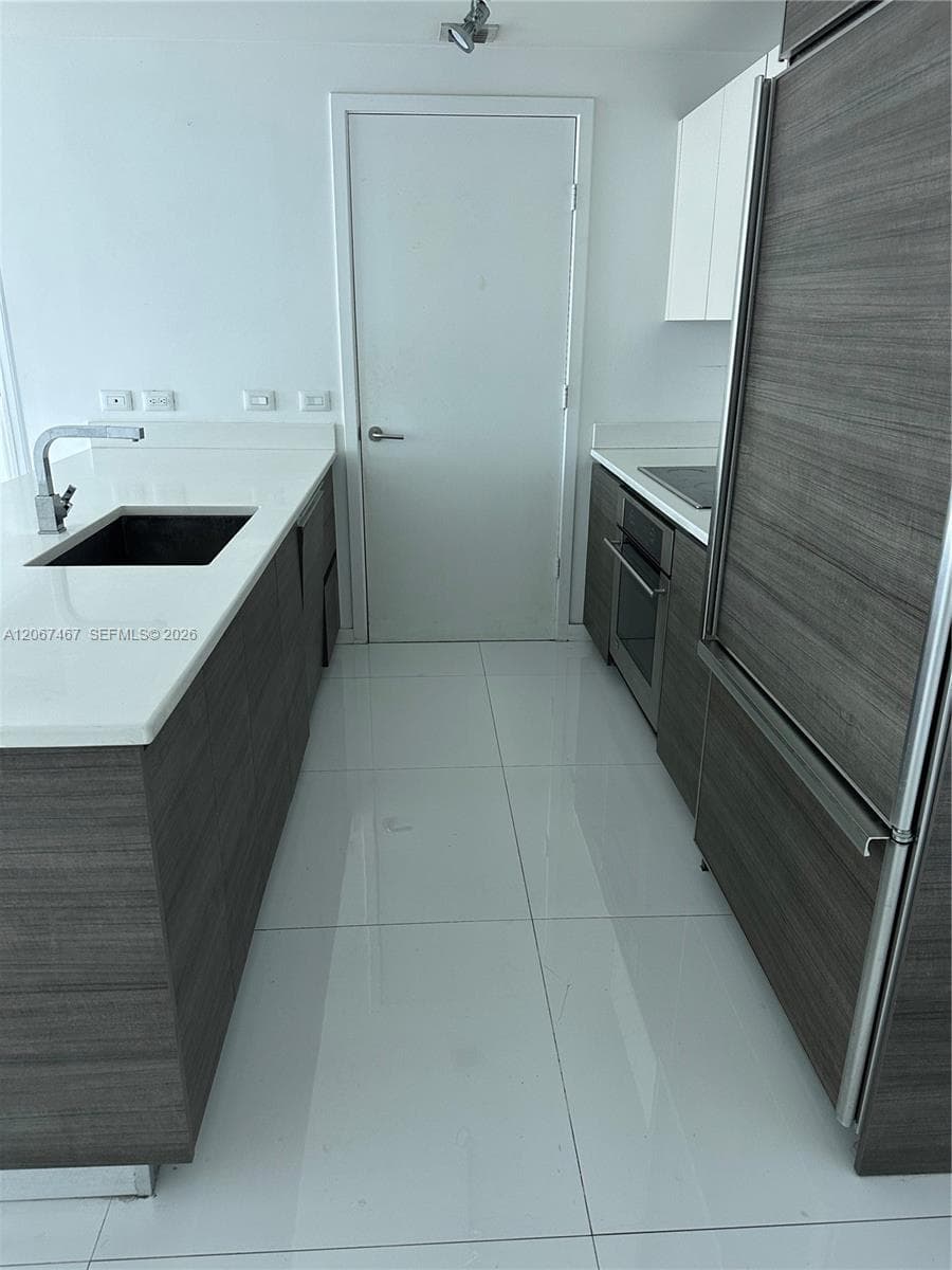 1100 S Miami Ave # 2708, Miami, FL 33130 photo 4