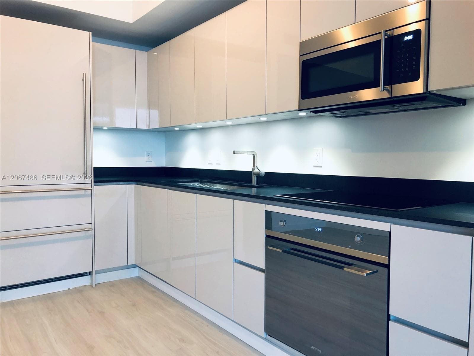 1010 Brickell Ave # 3608, Miami, FL 33131 photo 3