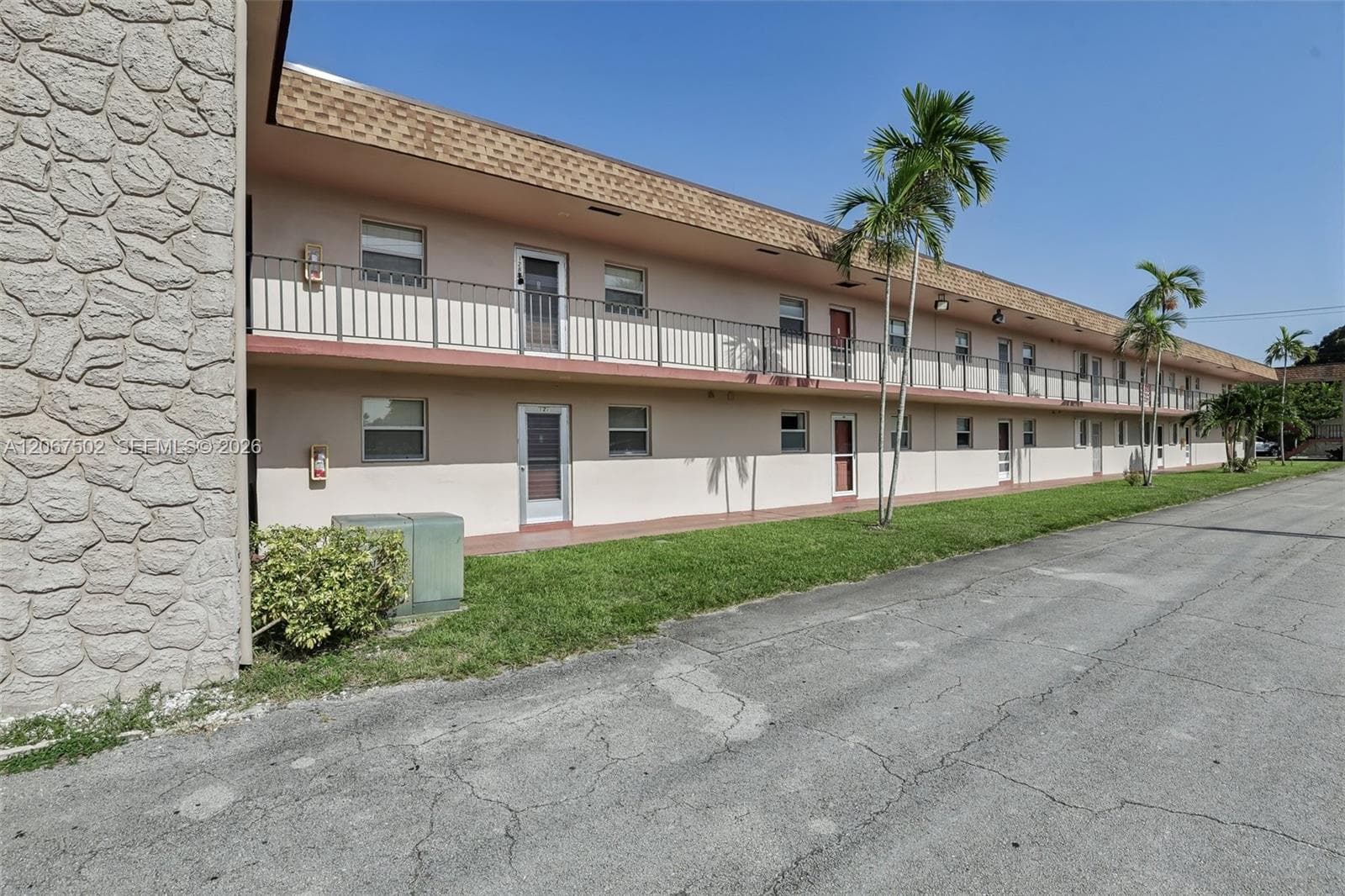 200 Bonnie Blvd # 128, Palm Springs, FL 33461