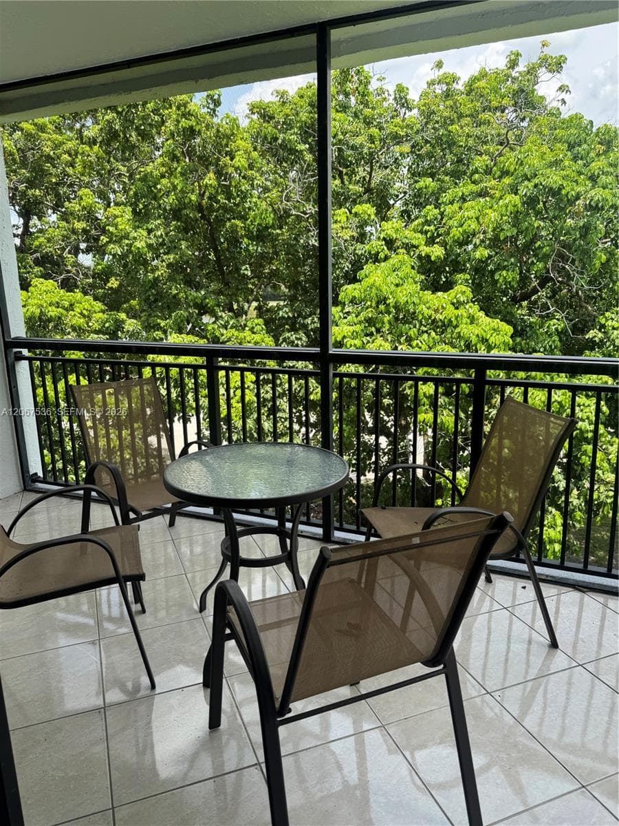 16141 Blatt Blvd # 408, Weston, FL 33326