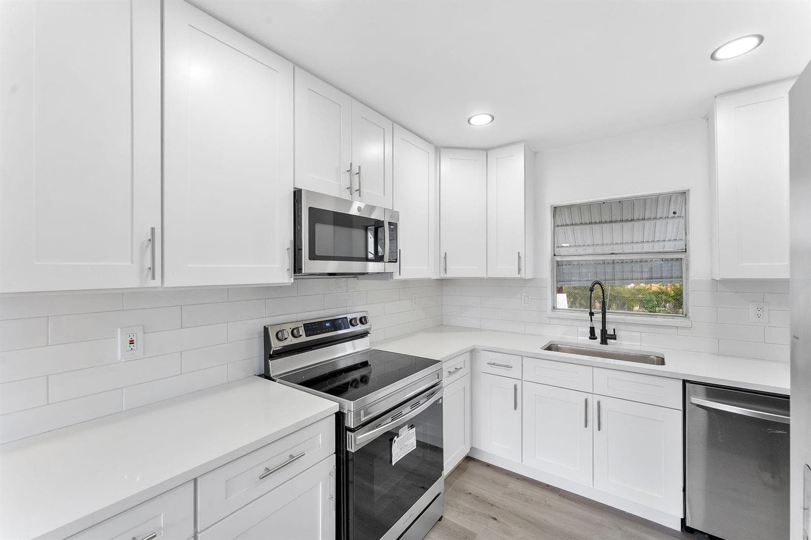 316 NW 6th Court, Deerfield Beach, FL 33441 photo 4