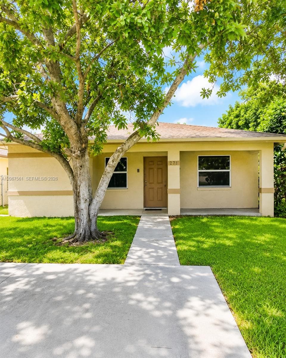 221 NE 35th St, Oakland Park, FL 33334 photo 2