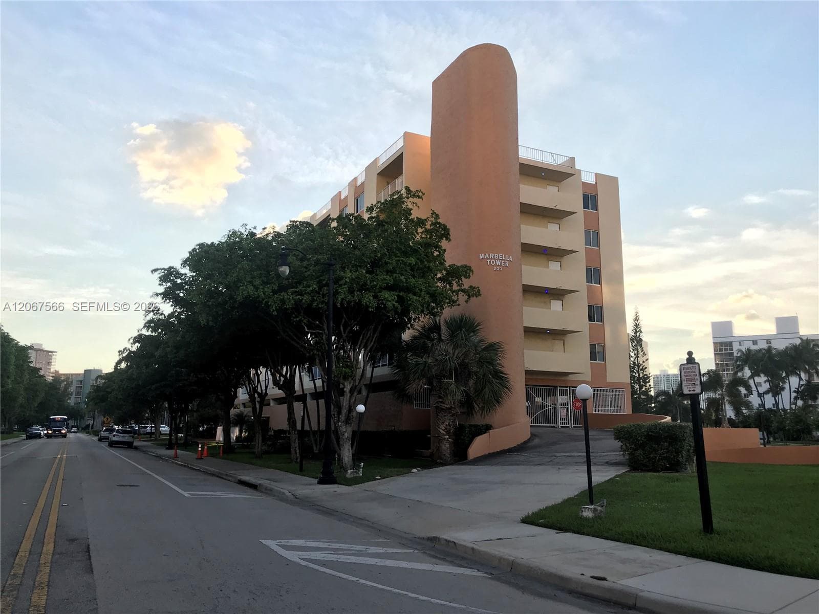 200 178th Dr # 312, Sunny Isles Beach, FL 33160 photo 2