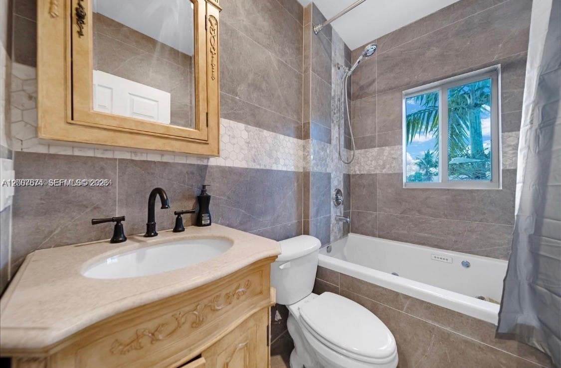 615 NW 10th Ter # 1, Fort Lauderdale, FL 33311 photo 4