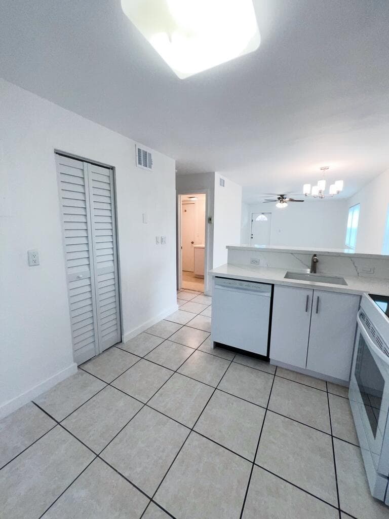 3777 NW 78TH Avenue # 46E, Davie, FL 33024 photo 4