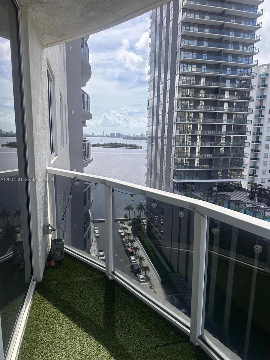 601 NE 23rd St # 1605, Miami, FL 33137 photo 2
