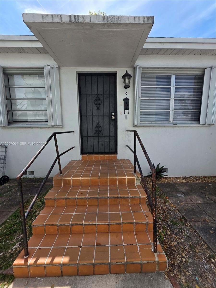 85 Esplanade Dr # C, Miami Springs, FL 33166