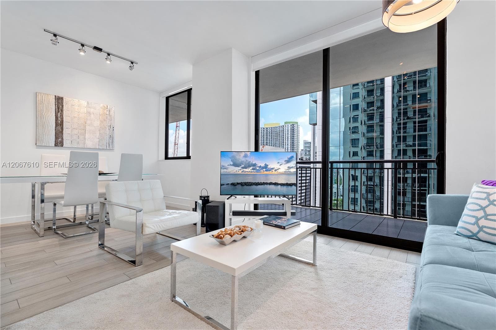 999 SW 1st Ave # 2115, Miami, FL 33130 photo 3