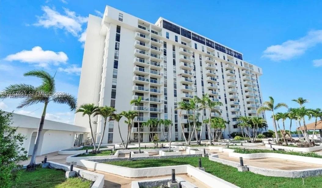 13499 Biscayne Blvd # PH1712, North Miami, FL 33181 photo 2